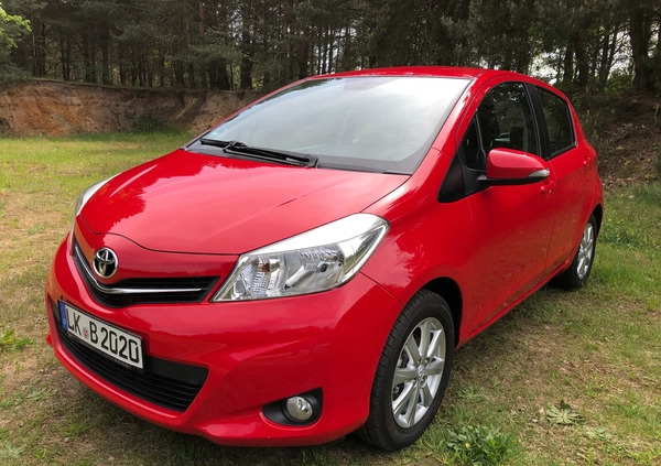 Toyota Yaris cena 26999 przebieg: 139000, rok produkcji 2012 z Sławków małe 781